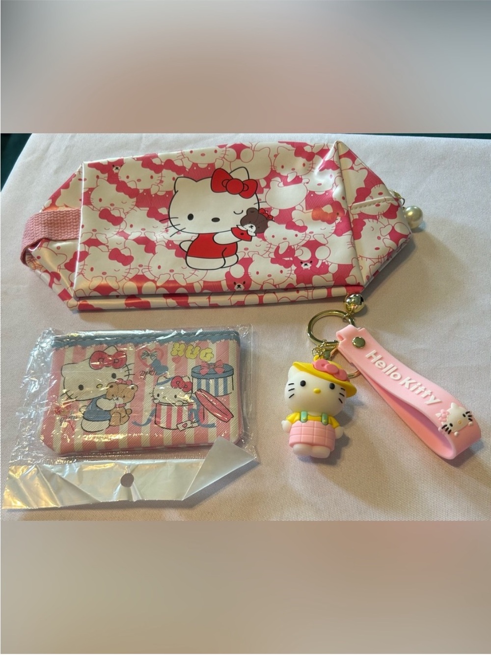 Hello Kitty Pink and White Kids Accessory Set with Keychain & Card Holder